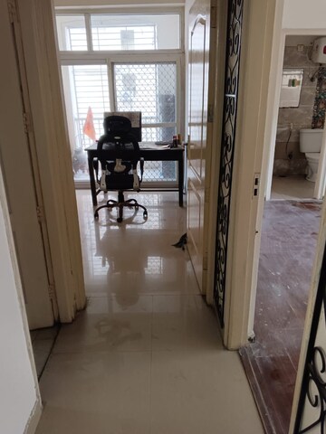 Parking in 3 BHK Apartment at Amrapali Silicon City, Sector 76 – for Rent