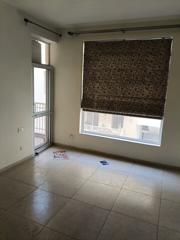 Room in 3 BHK Apartment at Sushma Infinium, Ghazipur – for Rent