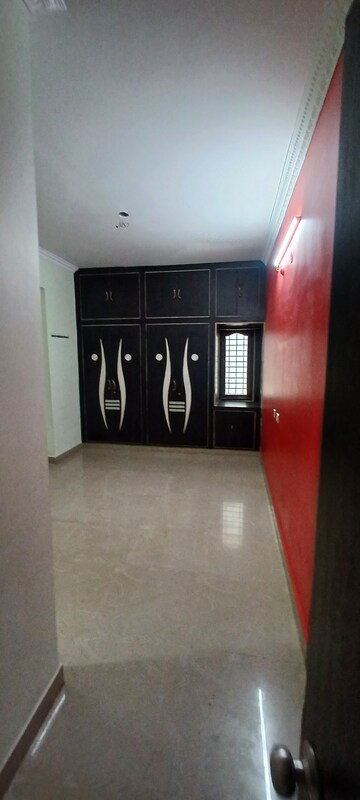 Room in 2 BHK Apartment at Kondapur – for Sale