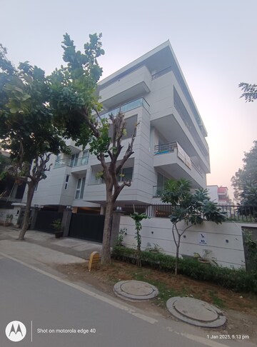  Plot – Exterior View View at DLF Royale Residences, Dlf Phase I - for Sale
