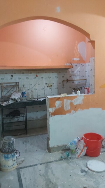 Master Bedroom in 1.5 BHK Builder Floor at Mayur Vihar – for Rent