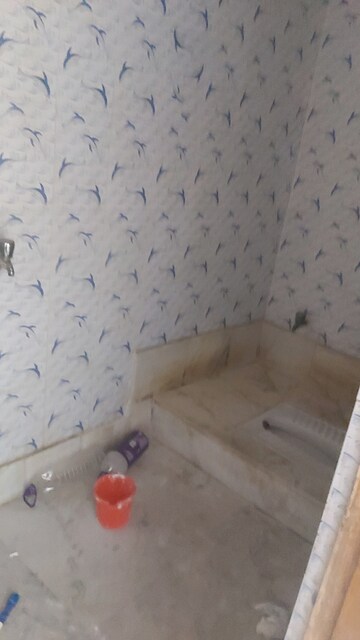 Bathroom in 1.5 BHK Builder Floor at Mayur Vihar – for Rent