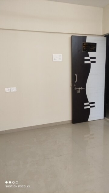 Room in 1 BHK Apartment at Rutu Enclave, Kasarvadavali – for Rent
