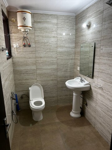 Bathroom in 2 BHK Builder Floor at Sector 46 – for Rent