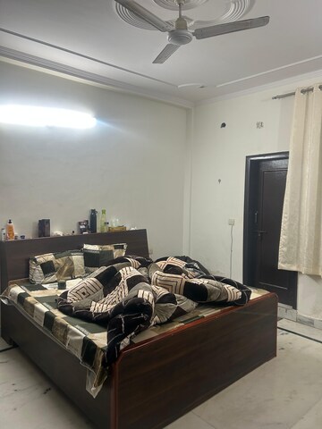 Bedroom in 2 BHK Builder Floor at Sector 46 – for Rent