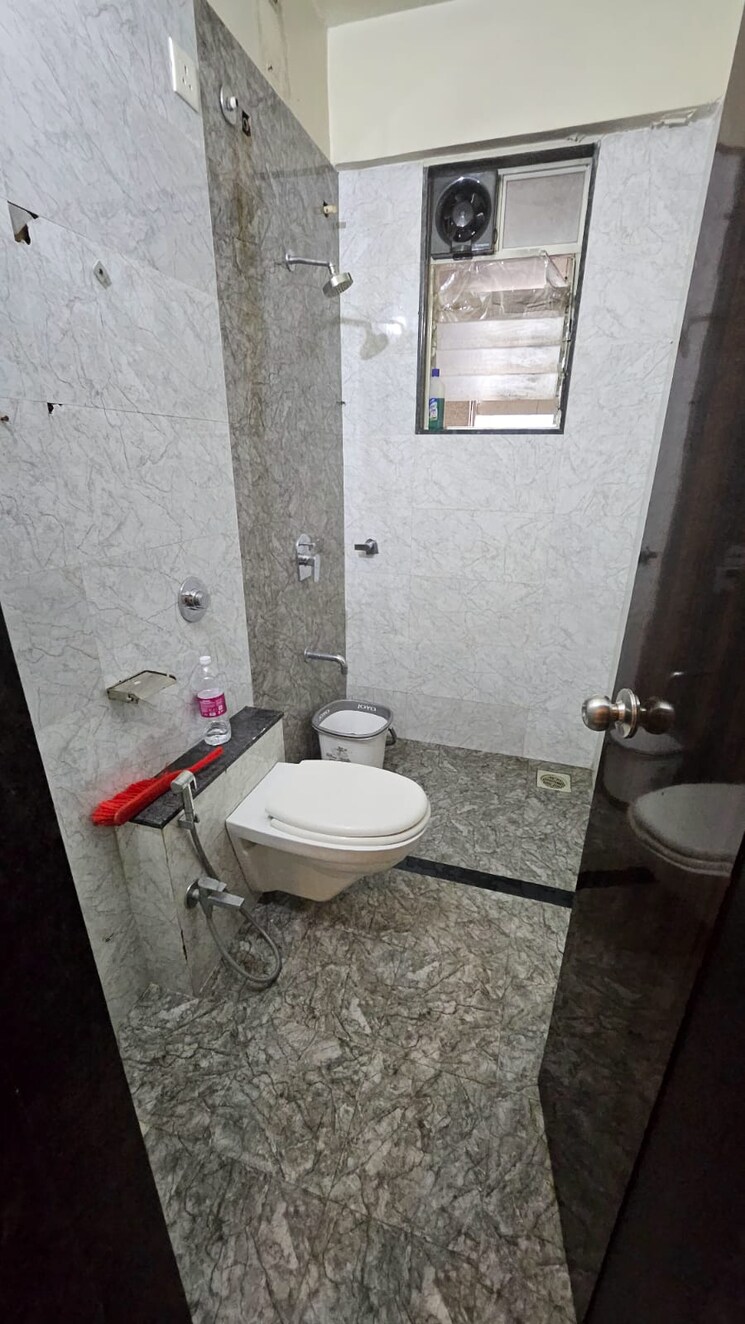 Bathroom, citadel-jai-rajkiran-chs 3 Bedroom 1400 Sq.Ft. Apartment In Walvekar Nagar Pune 8026381