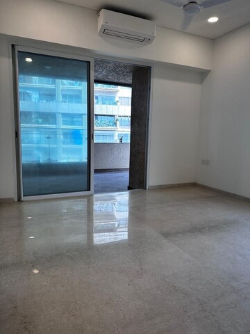 Room in 3 BHK Apartment at Lokhandwala Minerva Mahalaxmi, Mahalaxmi – for Rent