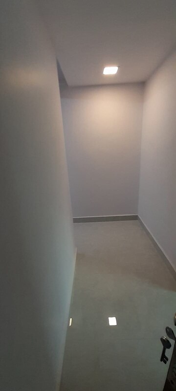Room in 2 BHK Apartment at Pleasant View CHS, Sector 9 – for Rent