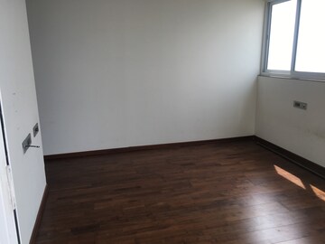 Room in 3 BHK Apartment at Omkar Alta Monte, Malad East – for Rent