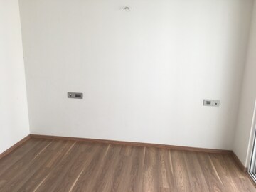 Room in 3 BHK Apartment at Omkar Alta Monte, Malad East – for Sale