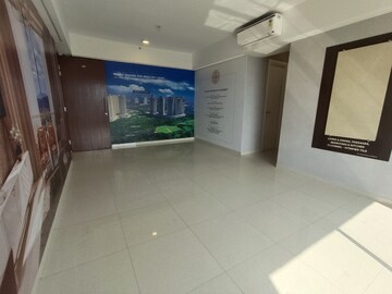Room in 3 BHK Apartment at Hiranandani Fortune City, New Panvel – for Sale