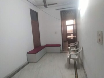 Room in 1 BHK Builder Floor at Ansal Plaza Sector-23, Sector 23 – for Rent