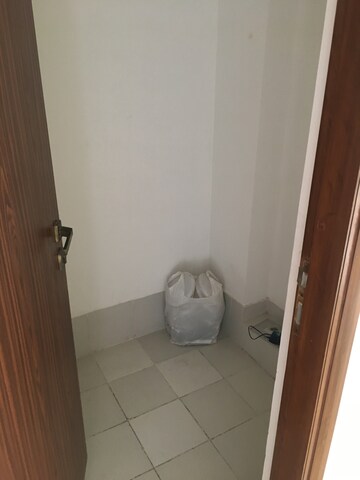 Bathroom in 3 BHK Apartment at Omkar Alta Monte, Malad East – for Sale