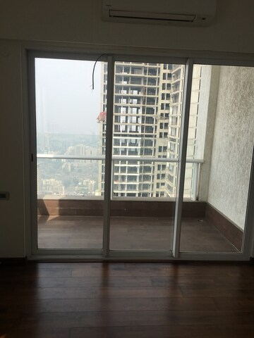 Room in 3 BHK Apartment at Omkar Alta Monte, Malad East – for Sale