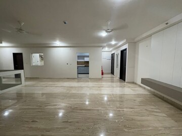 Room in 6 BHK Apartment at Mahindra Windchimes, Bannerghatta Road – for Rent
