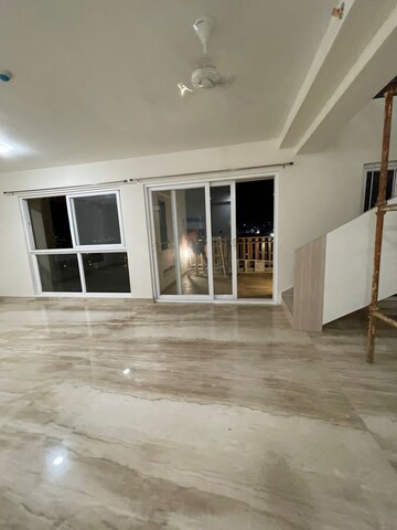 Room in 6 BHK Apartment at Mahindra Windchimes, Bannerghatta Road – for Rent