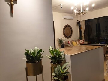 Team Area in 5 BHK Apartment at Kalpataru Horizon, Worli – for Rent