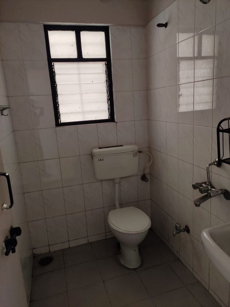 Bathroom, surana-citi-crown 3 Bedroom 1400 Sq.Ft. Apartment In Kothrud Pune 8026512