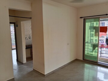 Room in 2 BHK Apartment at Kalp Nisarg Phase I, Shirgaon – for Rent
