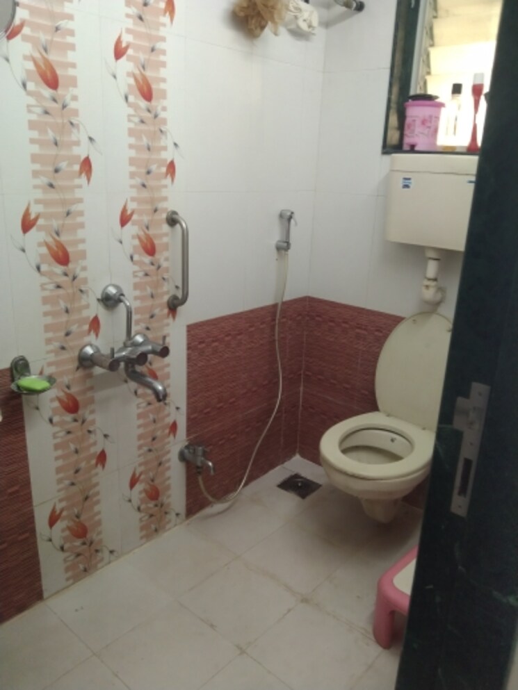 Bathroom, shri-senapati-bapat-chs 2 Bedroom 916 Sq.Ft. Apartment In Senapati Bapat Road Pune 8026527