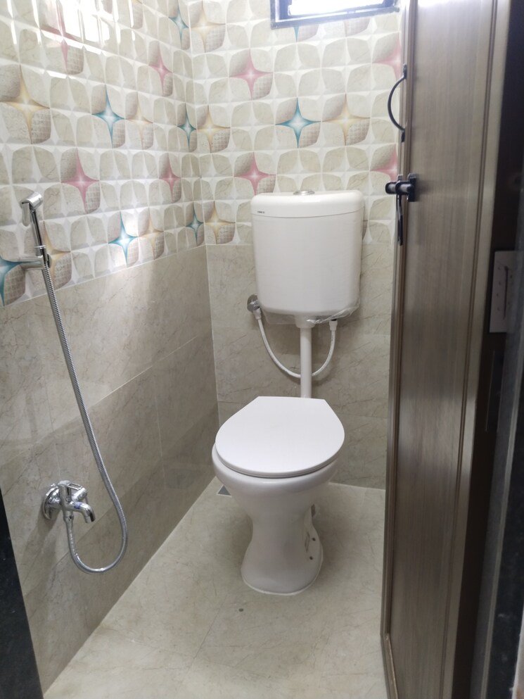Bathroom, kumar-platinum 2 Bedroom 1000 Sq.Ft. Apartment In Camp Pune 7757354