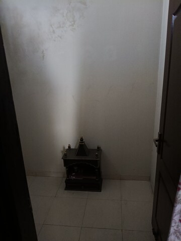 Master Bedroom in 2 BHK Apartment at Ghazipur – for Rent