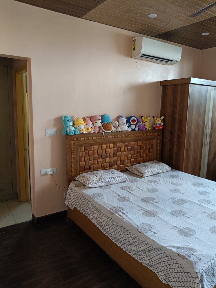 Bedroom, sushma-elite-cross 3 Bedroom 1685 Sq.Ft. Apartment In Dhakoli Village Zirakpur 8026558