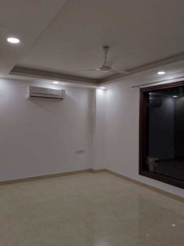 Room in 3 BHK Builder Floor at Sector 47 – for Rent