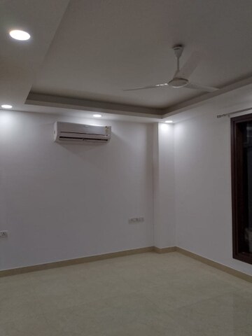 Room in 3 BHK Builder Floor at Sector 47 – for Rent