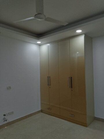 Room in 3 BHK Builder Floor at Sector 47 – for Rent