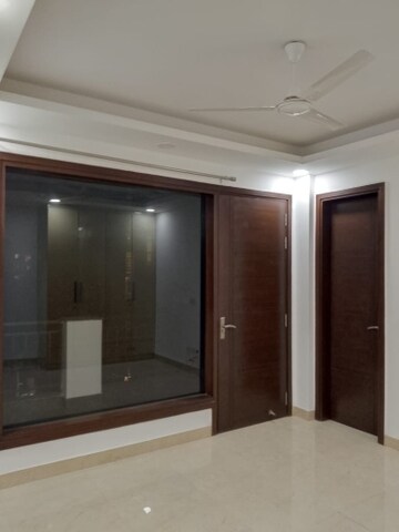 Room in 3 BHK Builder Floor at Sector 47 – for Rent