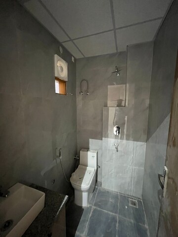 Master Bedroom in 2 BHK Builder Floor at Sector 47 – for Rent