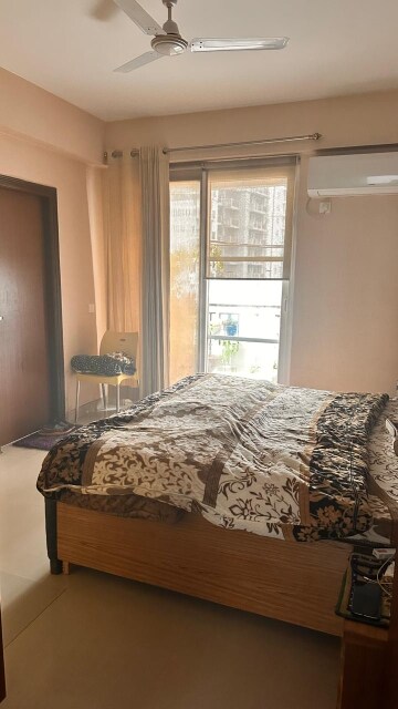 Bedroom in 1 BHK Builder Floor at Sector 23 – for Rent