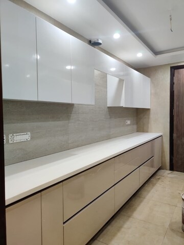 Master Bedroom in 3 BHK Builder Floor at Sector 14 – for Rent