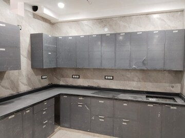 Master Bedroom in 3 BHK Builder Floor at Sector 14 – for Rent