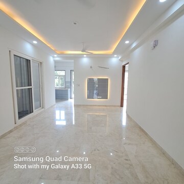 Master Bedroom in 3 BHK Builder Floor at Sector 14 – for Rent