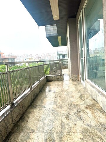 Master Bedroom in 3 BHK Builder Floor at Sector 14 – for Rent