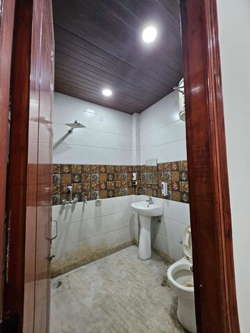 Bathroom in 3 BHK Builder Floor at Gyan Khand – for Rent