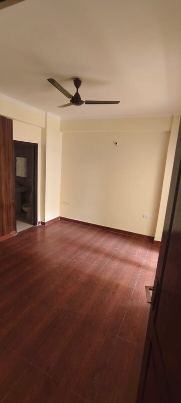 Room in 3 BHK Apartment at ATS One Hamlet, Sector 104 – for Rent