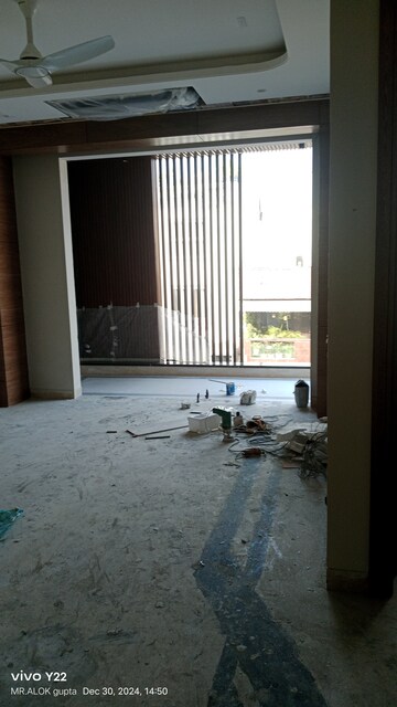Room in 3 BHK Builder Floor at Lajpat Nagar – for Sale