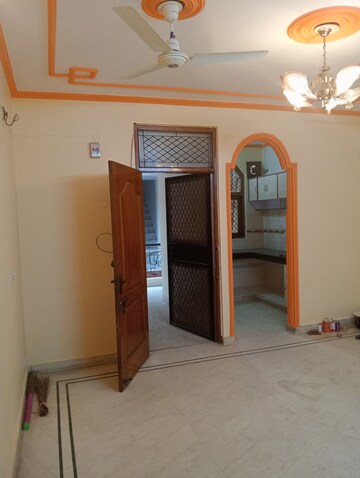 2 BHK Builder Floor For Rent in Govindpuri
