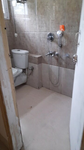Bathroom in 3 BHK Apartment at Mayur Vihar Phase 1 – for Rent