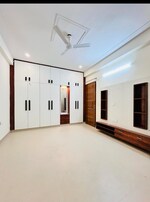 4 BHK + Pooja Room 265 Sq.Yd. Builder Floor in Valmax Homes 2