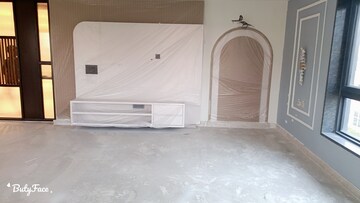 Bathroom in 4 BHK Apartment at Unitech The Residences Sector 33, Sector 33 – for Sale