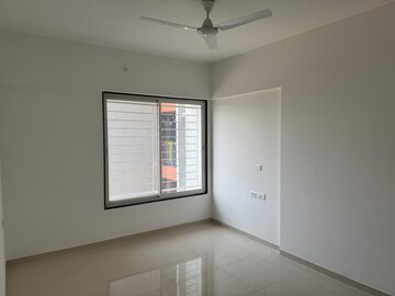 Room in 2 BHK Apartment at Shree Venkatesh Graffiti Glover, Keshav Nagar – for Rent