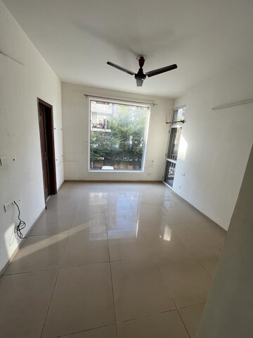 Room in 3 BHK Apartment at ATS Golf Meadows Lifestyle, Central Derabassi – for Rent
