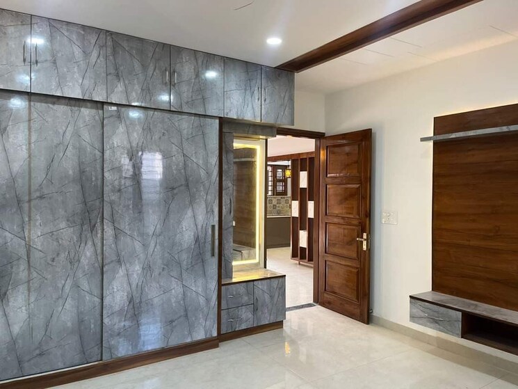 Room, sunny enclave 4 Bedroom 200 Sq.Yd. Independent House In Sunny Enclave Mohali 8026879