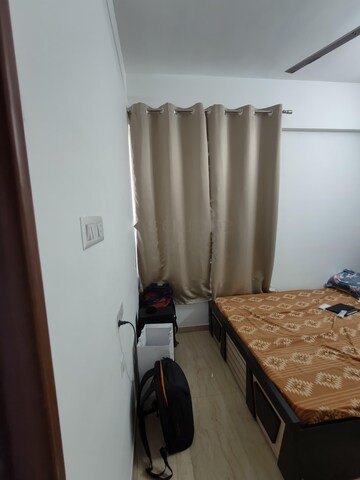 Room in 1 BHK Apartment at VTP Leonara, Mahalunge – for Rent