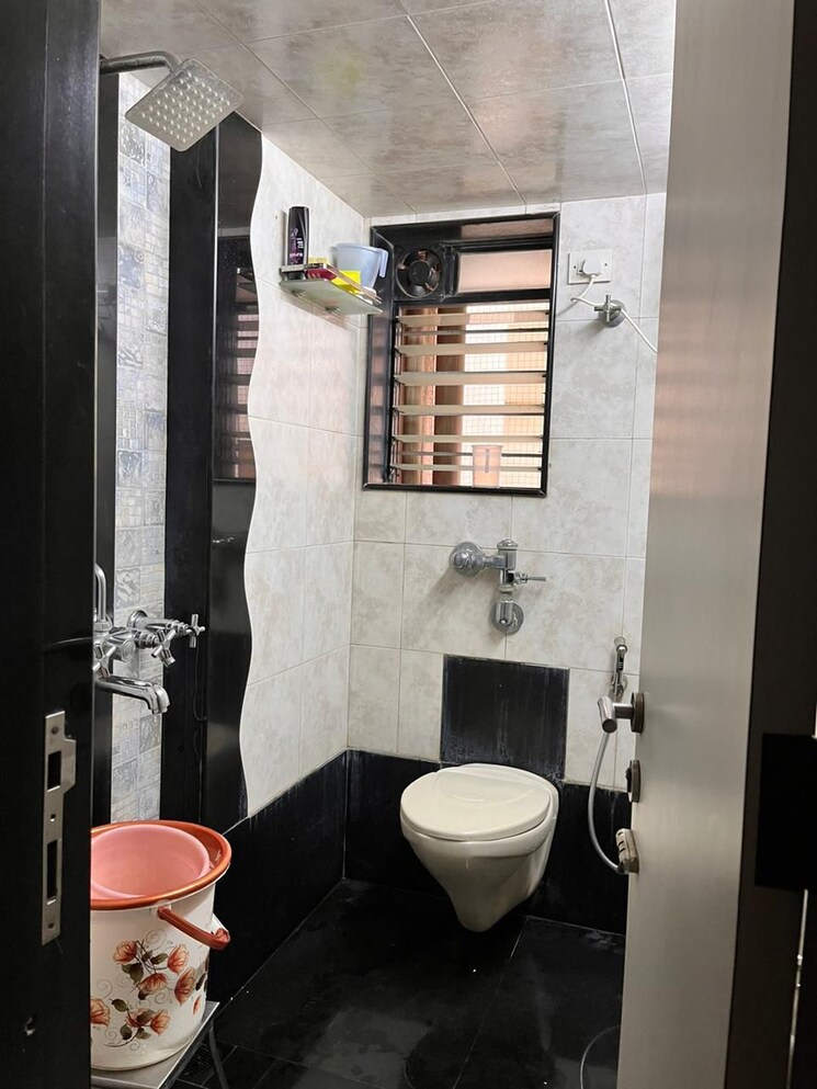 Bathroom, kamana-chs 2 Bedroom 700 Sq.Ft. Apartment In Prabhadevi Mumbai 8026968