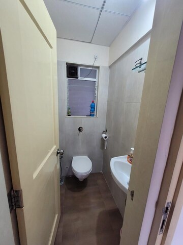 2 BHK Apartment For Rent in Hiranandani Estate
